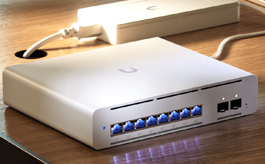 UBIQUITI ACCESS POINT U7-Pro-XG WIRELESS UNIFI 1P RJ45 10 GbE WiFi 7/5/6 PoE++ 2.4G/5HZ MIMO 2X2 - 300 CLIENTS