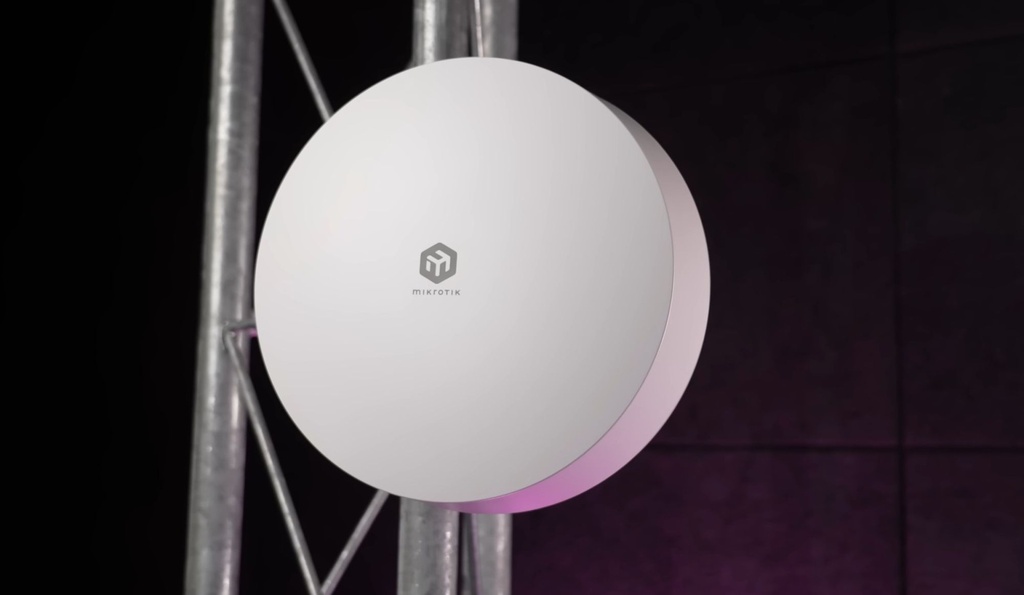 Outdoor 5G router, Dual SIM/eSIM, 2xGigabit, 1xPoE-in e 1xPoE-out, IP55, ideale per TVCC outdoor